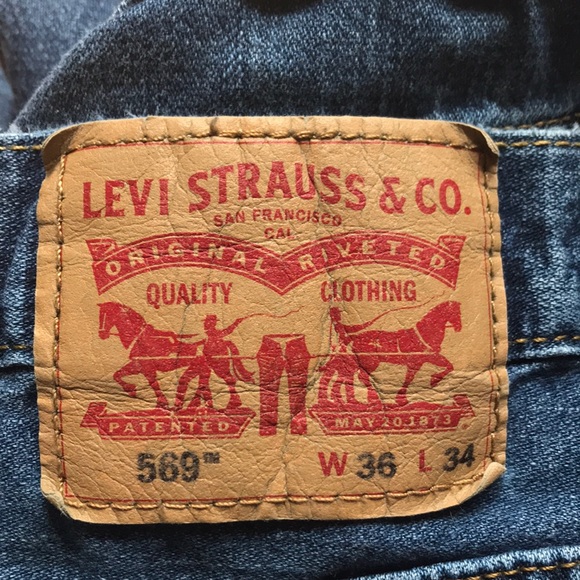Men’s Medium Wash Levi Jeans - Picture 5 of 5